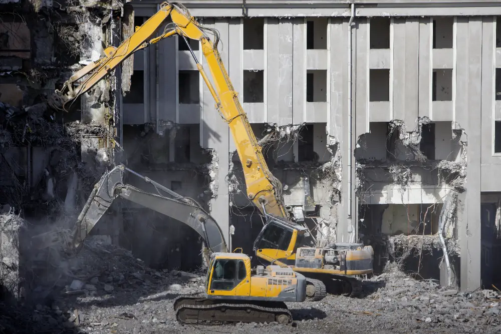 ¿A qué otros riesgos laborales se exponen quienes realizan tareas de demolición - Curso Construcción