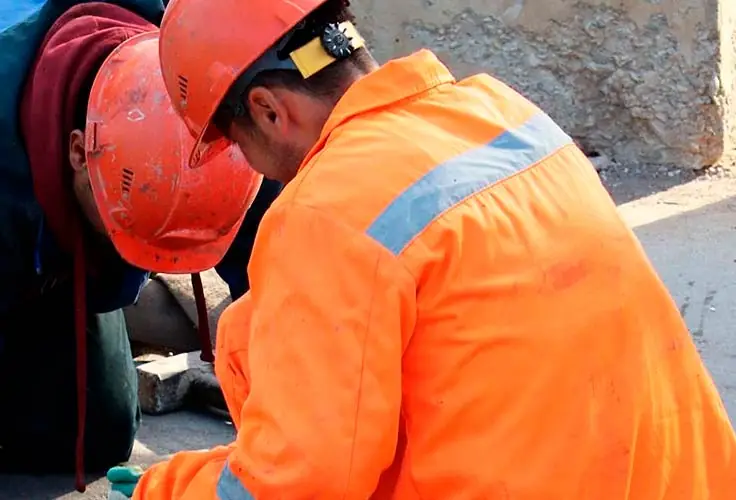 Trabajos de redes de abastecimiento y saneamiento y pocería